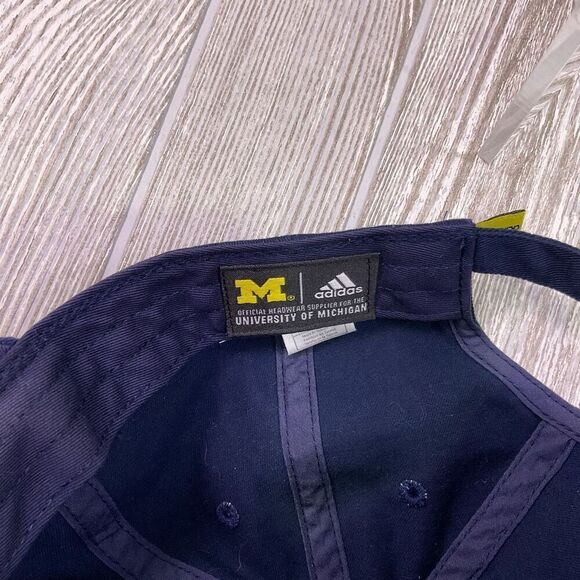 Vintage Y2K Adidas Michigan Wolverines Blue Gold Official Baseball Cap Hat Men's - Picture 9 of 9